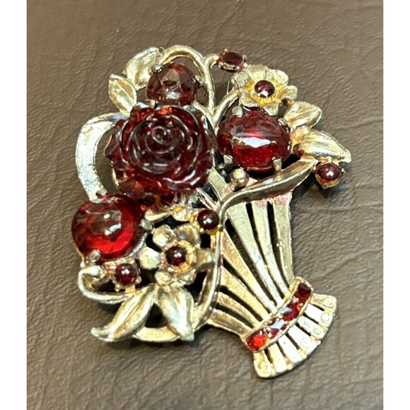 Vintage Carved Or Molded Red Rhinestone Flower Basket Pot Metal Pin Brooch - Picture 1 of 5